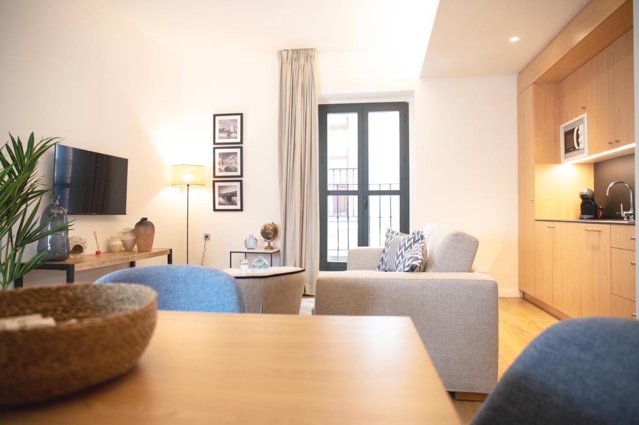 Nqn Aparts & Suites Sevilla מראה חיצוני תמונה