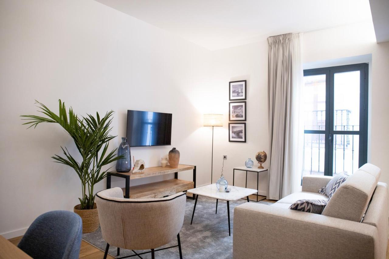 Nqn Aparts & Suites Sevilla מראה חיצוני תמונה